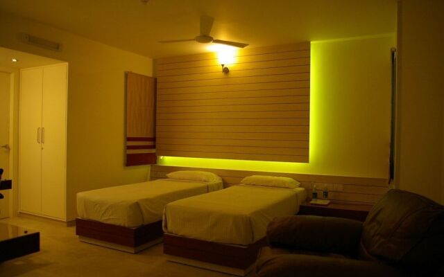 Roseline Suites - A Business Hotel