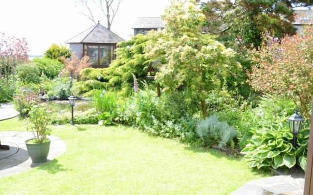 Greety Gate House