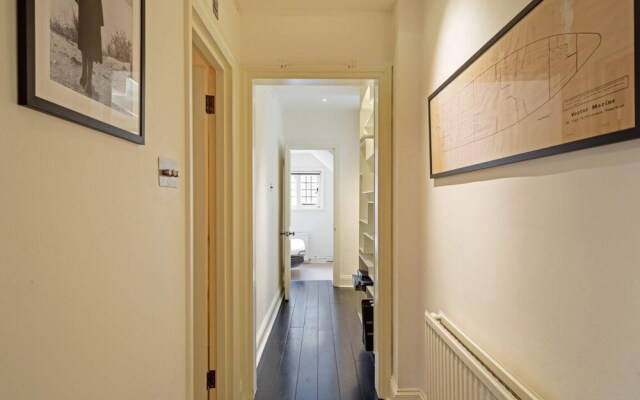 Bright 2 Bedroom Apartment in South Kensington