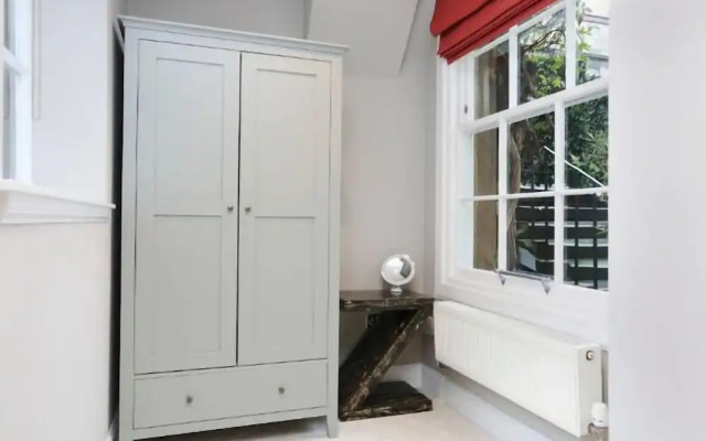 Private Entrance Apartment In New Town