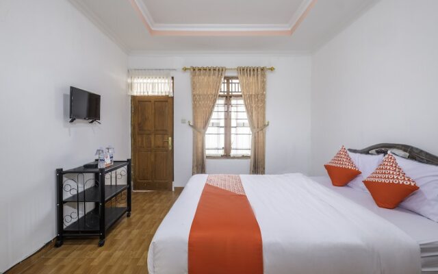 Puri Cikole Asri by OYO Rooms