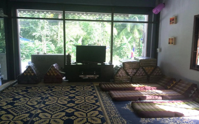 Domingo Hostel Phangan