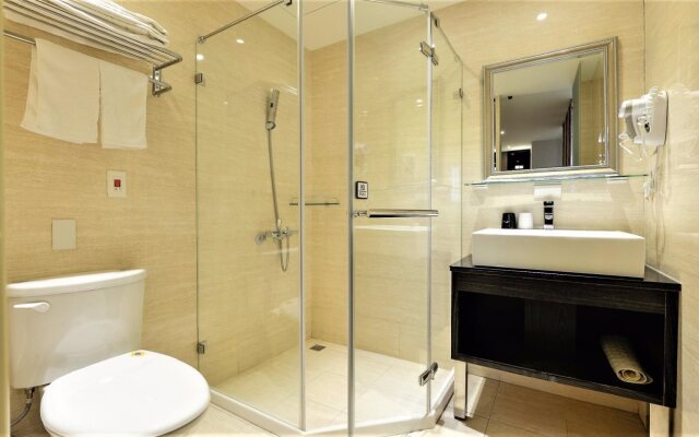 J Hotel