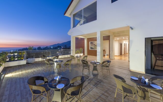 Stone Wood Mountain Resort