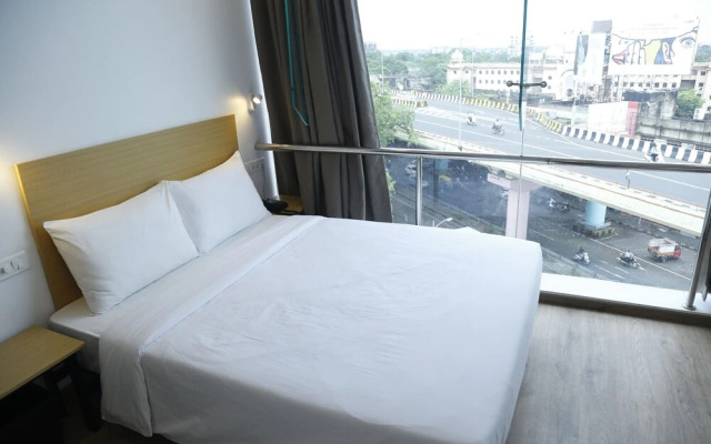 Uptown Hotel