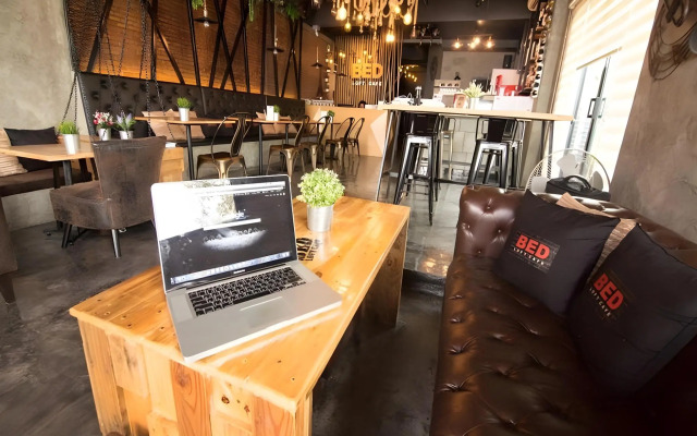 Bed Loft Cafe