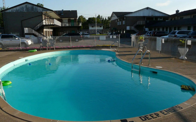 Tropicana Inn