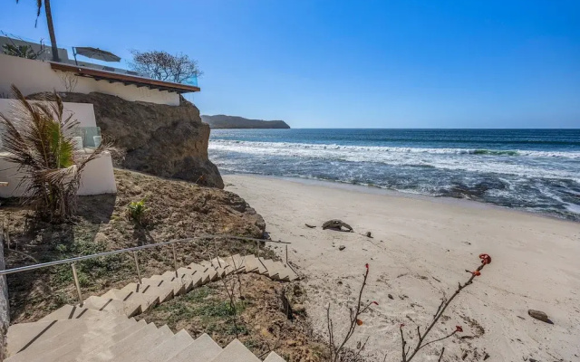 Private Careyeros Oceanfront Living