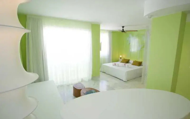 Atzaro Apartments
