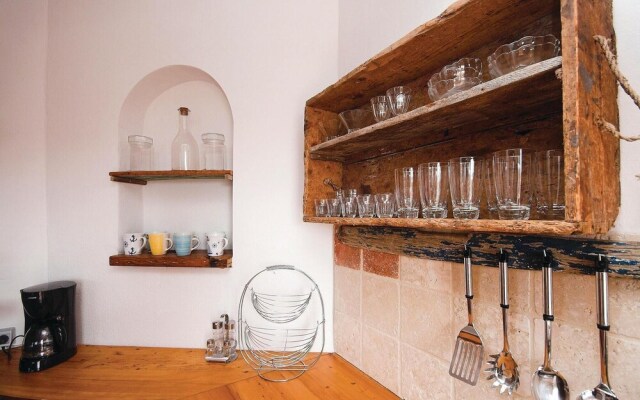 Awesome Home in Zaboric With 5 Bedrooms and Internet