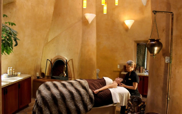 El Monte Sagrado Living Resort & Spa