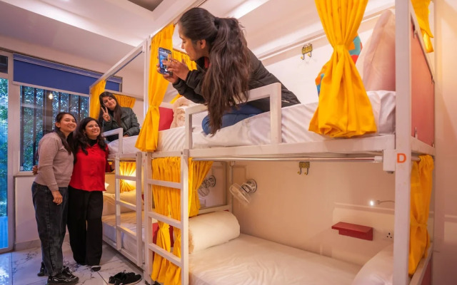 goSTOPS PLUS Gurugram Baani Square