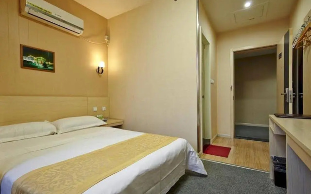 Super 8 Hotel Jinan Railway Station Square
