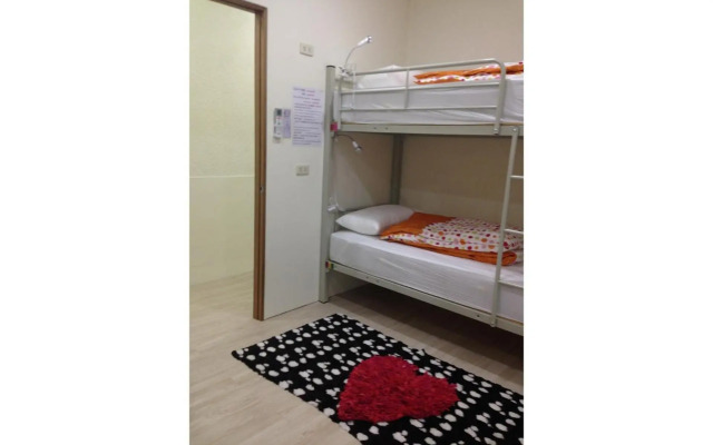 Pineapple Backpackers Hostel