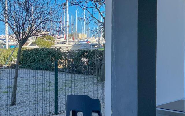 Superbe, face aux bateaux - 2ch + jardin - marina