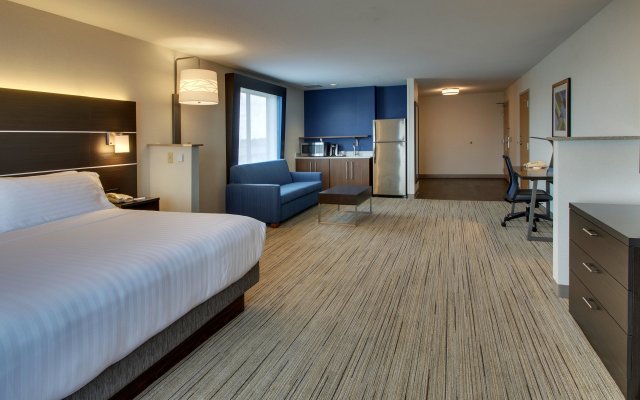 Holiday Inn Express & Suites Morris, an IHG Hotel