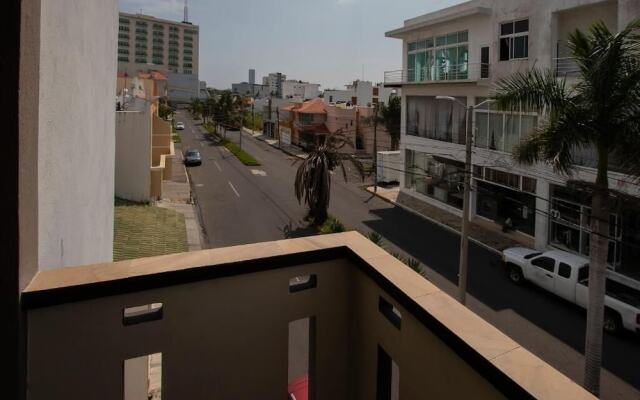 Suites Invernadero Hotel