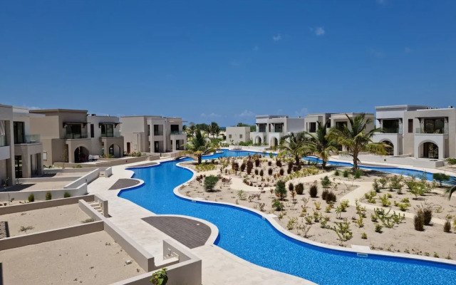 Bright Studio With Pool View Balcony