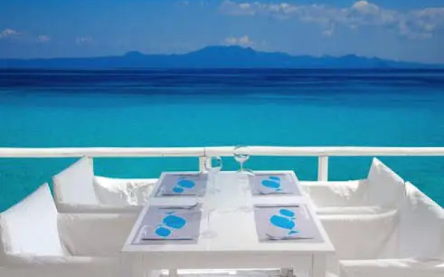 White Suites