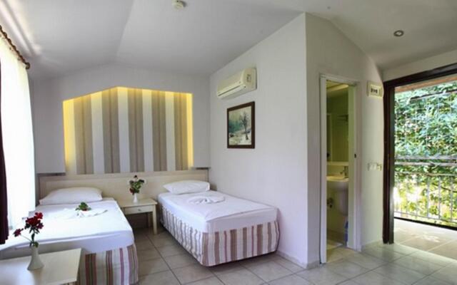 Отель Leda Beach