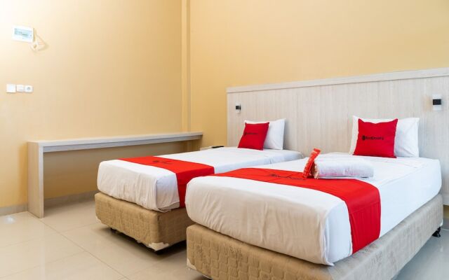RedDoorz near Sultan Mahmud Badaruddin Airport Palembang