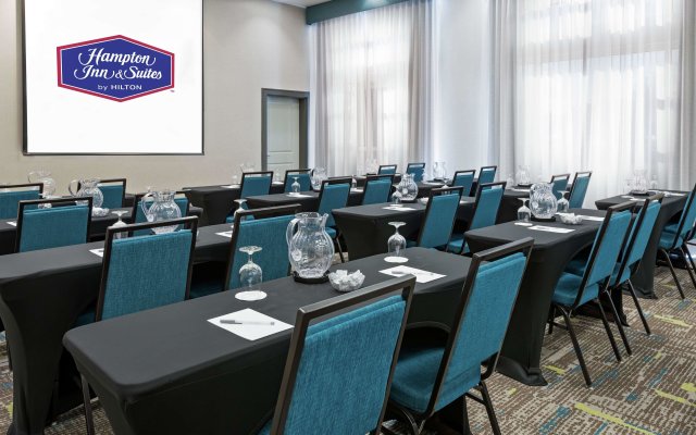 Hampton Inn & Suites Orlando Airport @ Gateway Village