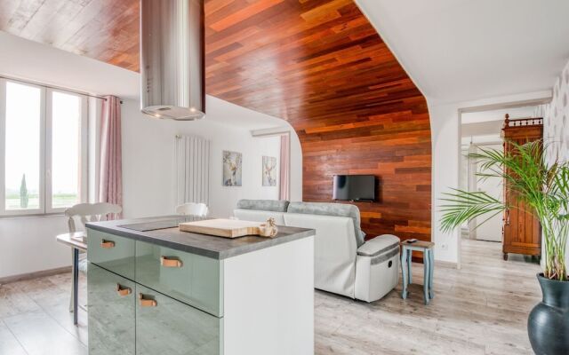 Fantastic Apartment With Whirlpool, Balcony, Deck-chairs