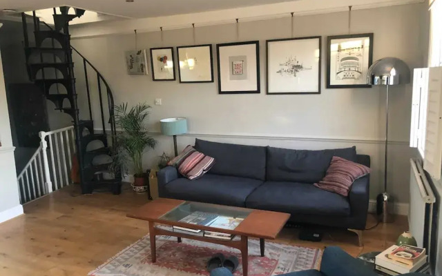 Stylish and Spacious Apartment With Terrace