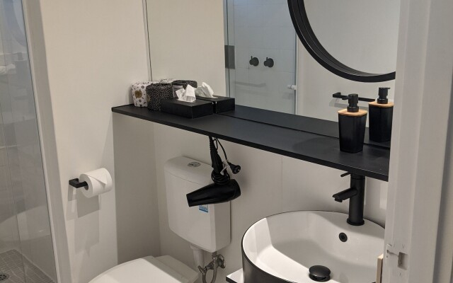 SoYa on Davis Apartment Hotel