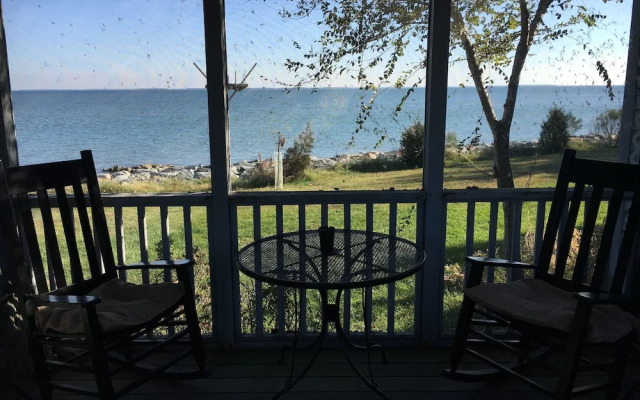 Black Walnut Point Inn