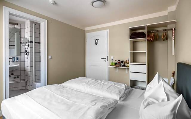 Hotel And Restaurant Zum Roten Tore