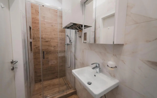 Renovated Apartment close to first district