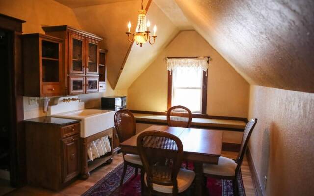 Bed & Breakfast On Broadway