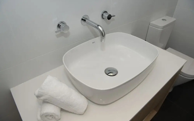 R Hotel Geelong