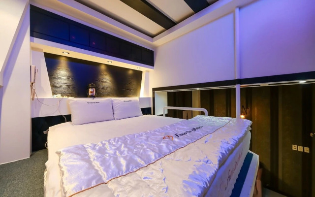 Gumi Wonpyeong Freesia