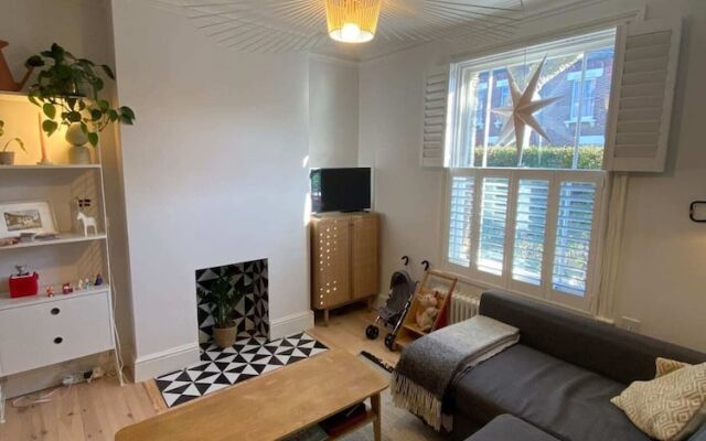 Scandinavian-inspired 2BD House Kensal Town!