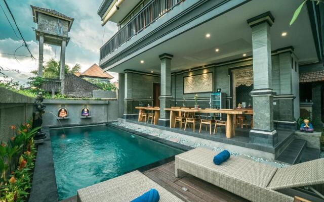 Three Dewi's Guest House
