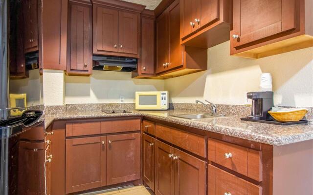 Rodeway Inn & Suites Houston near Medical Center