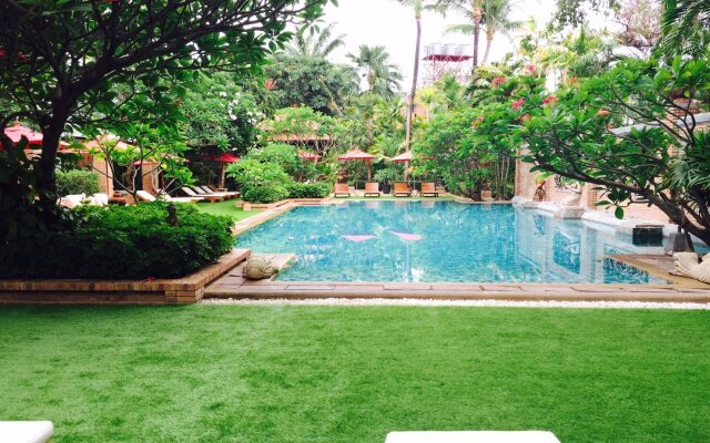 Patong Beach Hotel (SHA Extra Plus)
