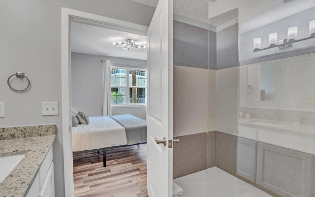 2 Bedroom Vacation Condo (2011)