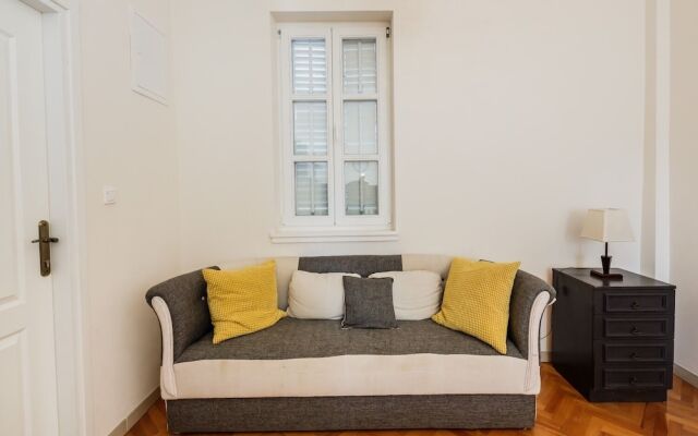 Sedam Bisera 11 - Charming & in Center - A2