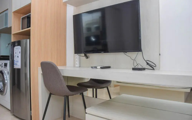 Comfortable And Warm Studio Room At Menteng Park Apartment