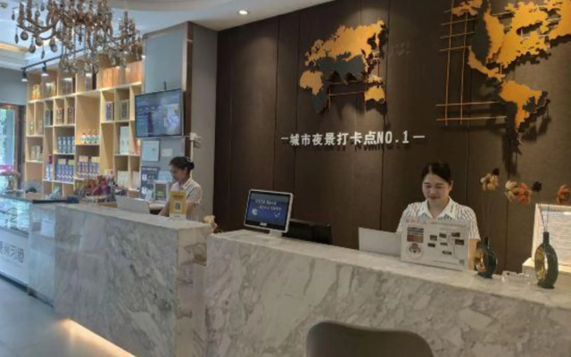 Kaili New Century Hotel (Grand Cross of International Trade Shopping Center)