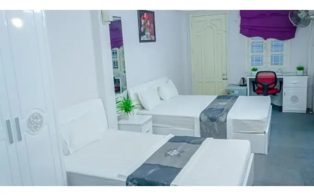 Hong Gia Tue Hotel