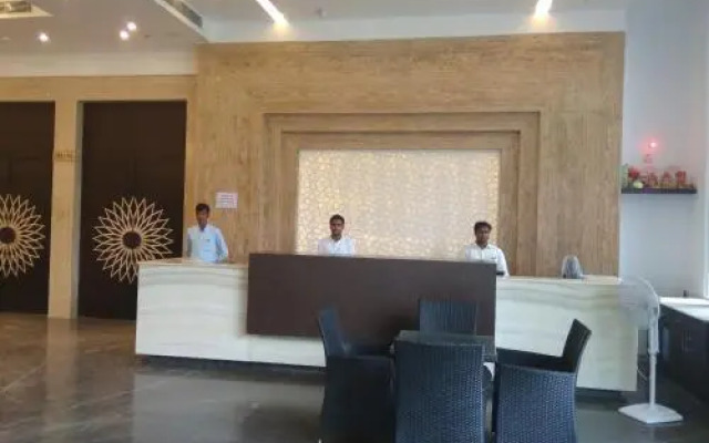 KL7 Hotel & Banquets