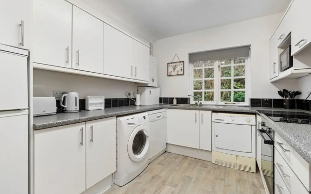 5 Sunny Cove - Direct Beach Access Sea Views