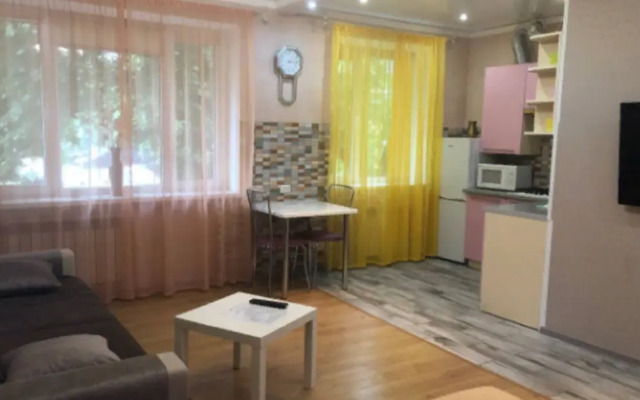 KenigApart (КенигАпарт) на улице Театральная 17