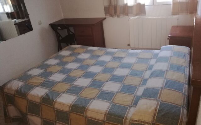 Alojamiento CR Cuatro Caminos