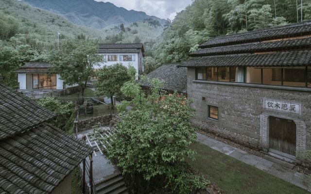 Anji Valley House Hotel