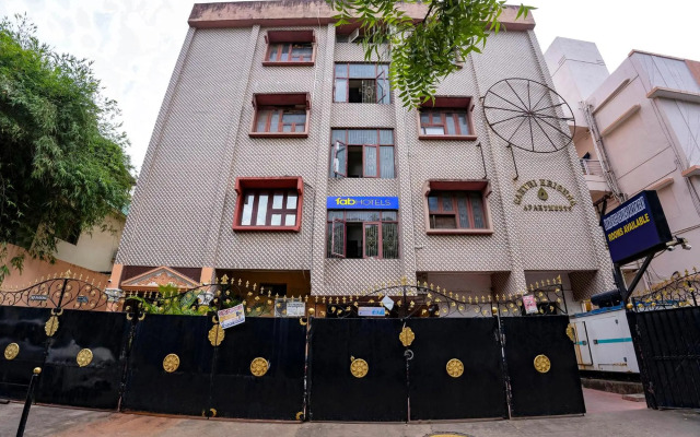 OYO 73610 Home Tree Service Apartment